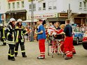 2 Denkmalkletterer hielten Feuerwehr und Polizei in Trapp Koeln Heumarkt P079